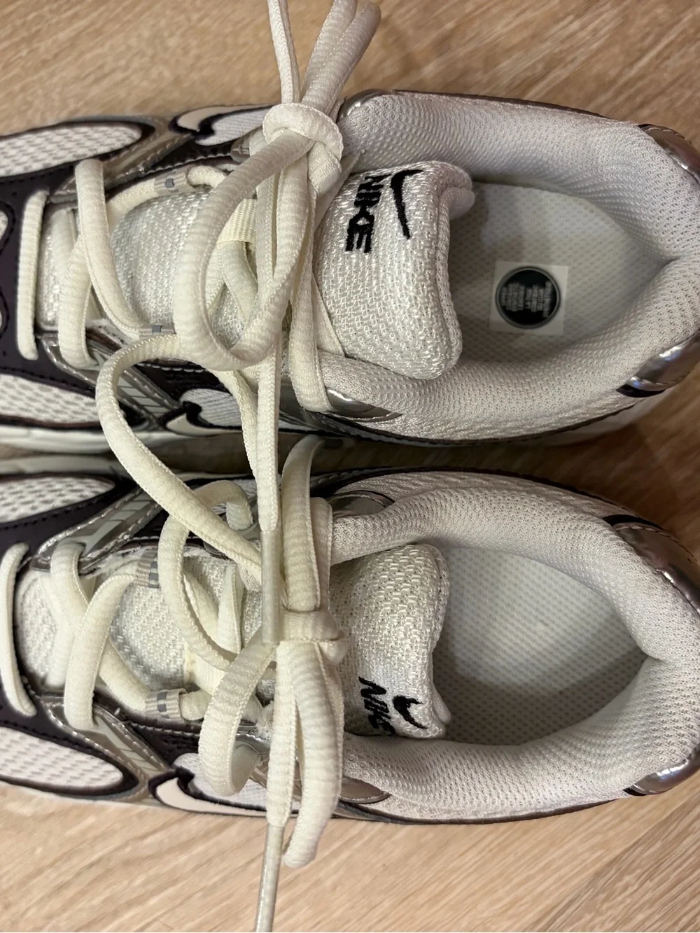 Nike Kids' V5 RNR tennis shoes